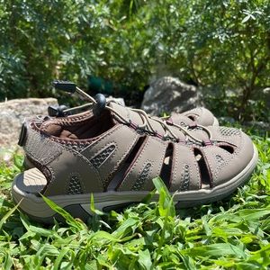 Eddie Bauer Blakely Leather Closed Toe Sandals